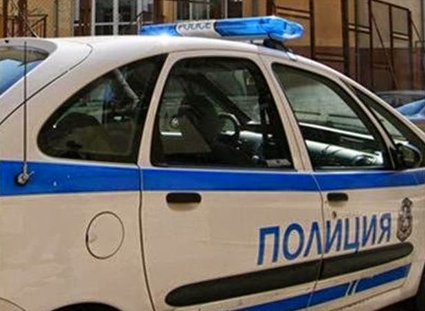 Пиян помете такси и жена на спирка в Пловдив
