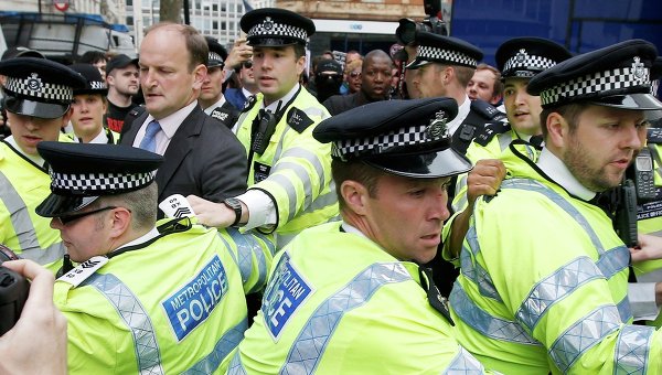 Антиправителствени протести в Лондон, има арестувани