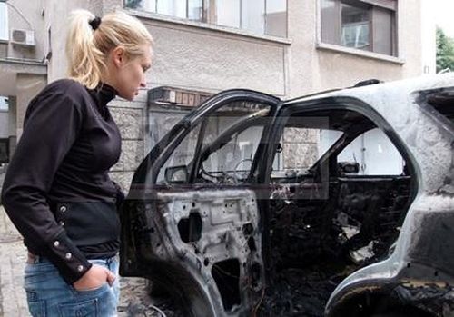 Подпалиха джипа на лидерката на ВМРО в Димитровград