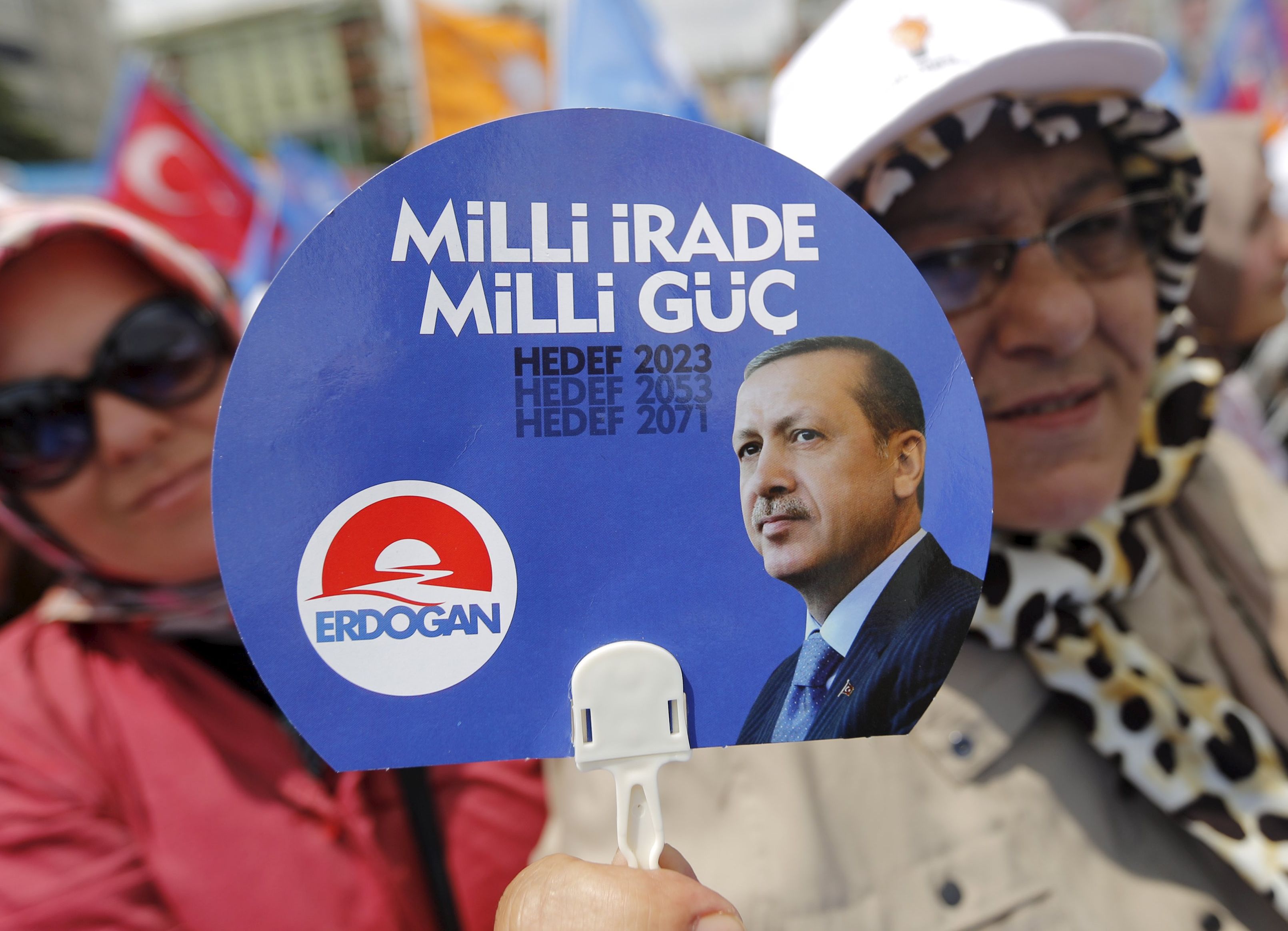 Кърджали се стяга да отпразнува победата на Ердоган в неделя