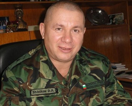 Военните скочиха: Променете закона, спасете генерал Шивиков!