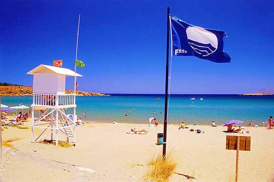 От 300 наши плажа само 3% със Син флаг