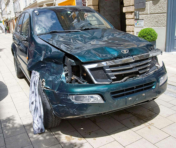 С тази кола босненецът помля пешеходците в Грац (СНИМКИ)
