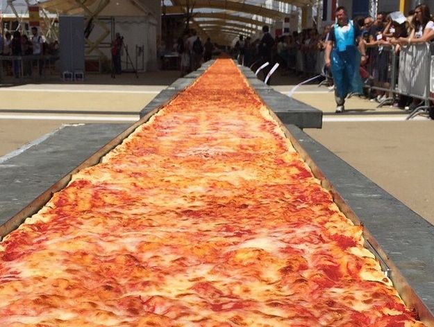 Направиха пица, дълга 1595 метра 