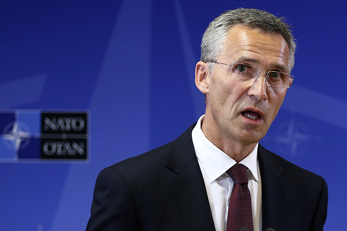 Шефът на НАТО призова Турция и Холандия да охладят страстите 
