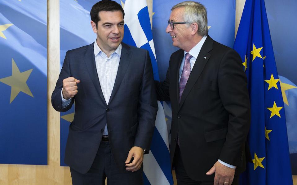 Гърция тръпне: Ципрас долетя от Брюксел и свика спешно заседание на правителството