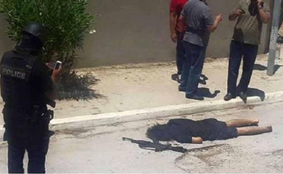 Полицаят, убил терориста в Тунис: Пуснах му два куршума, не съм спал оттогава