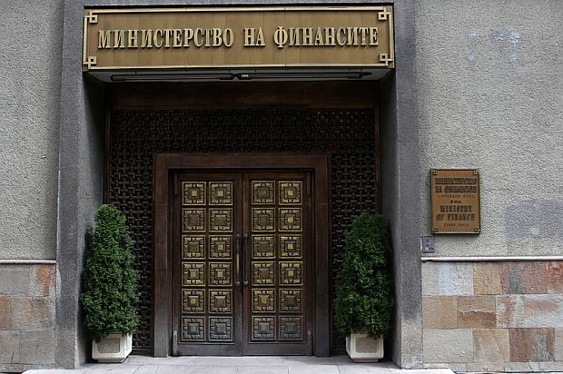 Министерството на финансите очаква излишък от 850 млн. лева за първото полугодие 