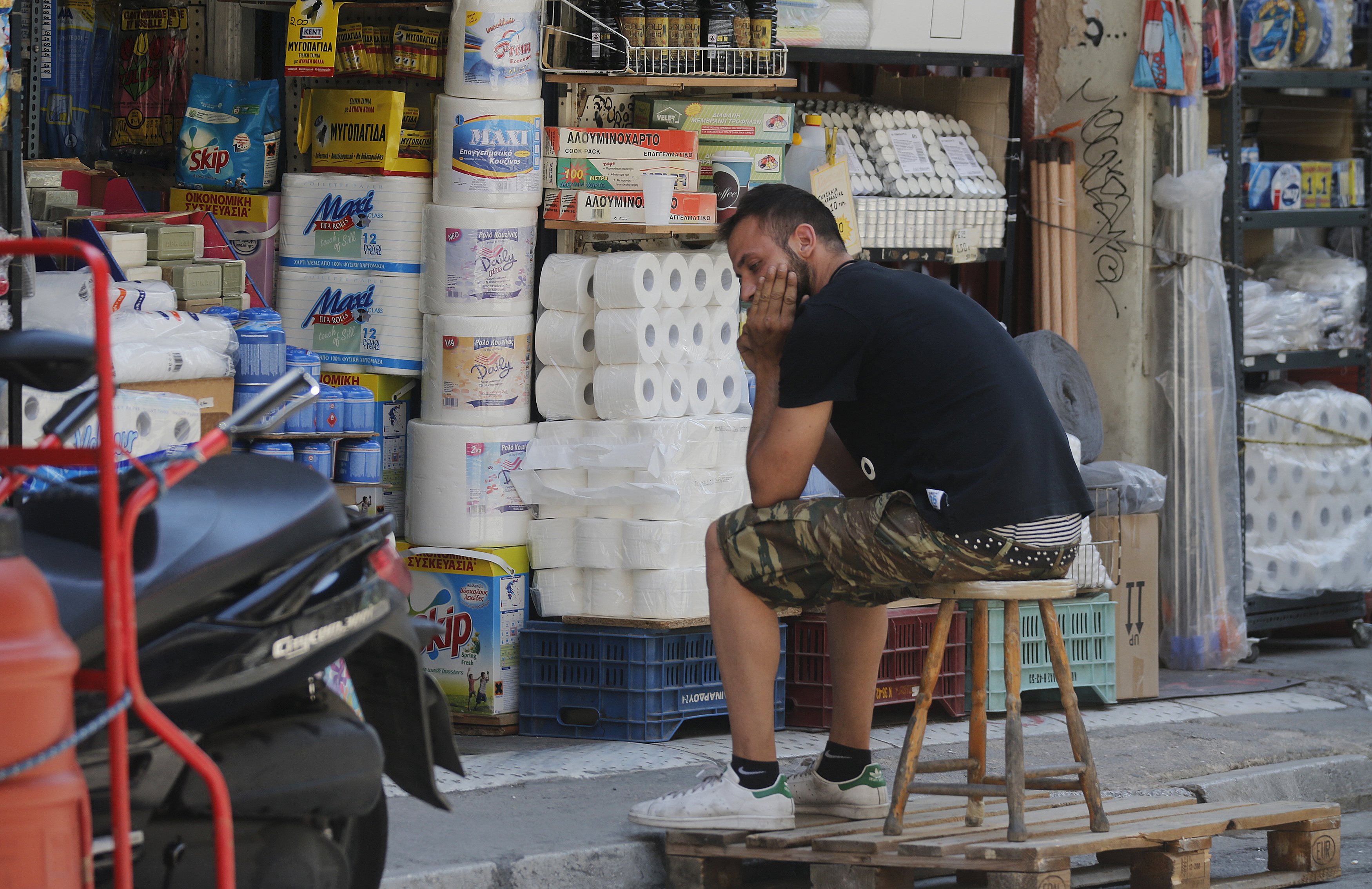 WallStreet Journal: Пет сценария за оцеляването на Гърция