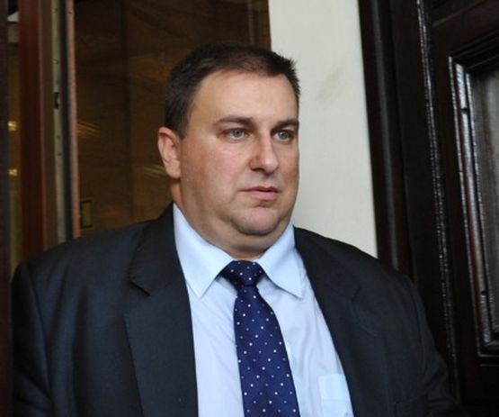 Евродепутат от ГЕРБ обезвреди бомбата на Йотова: Няма да се строят нови бежански центрове в България!