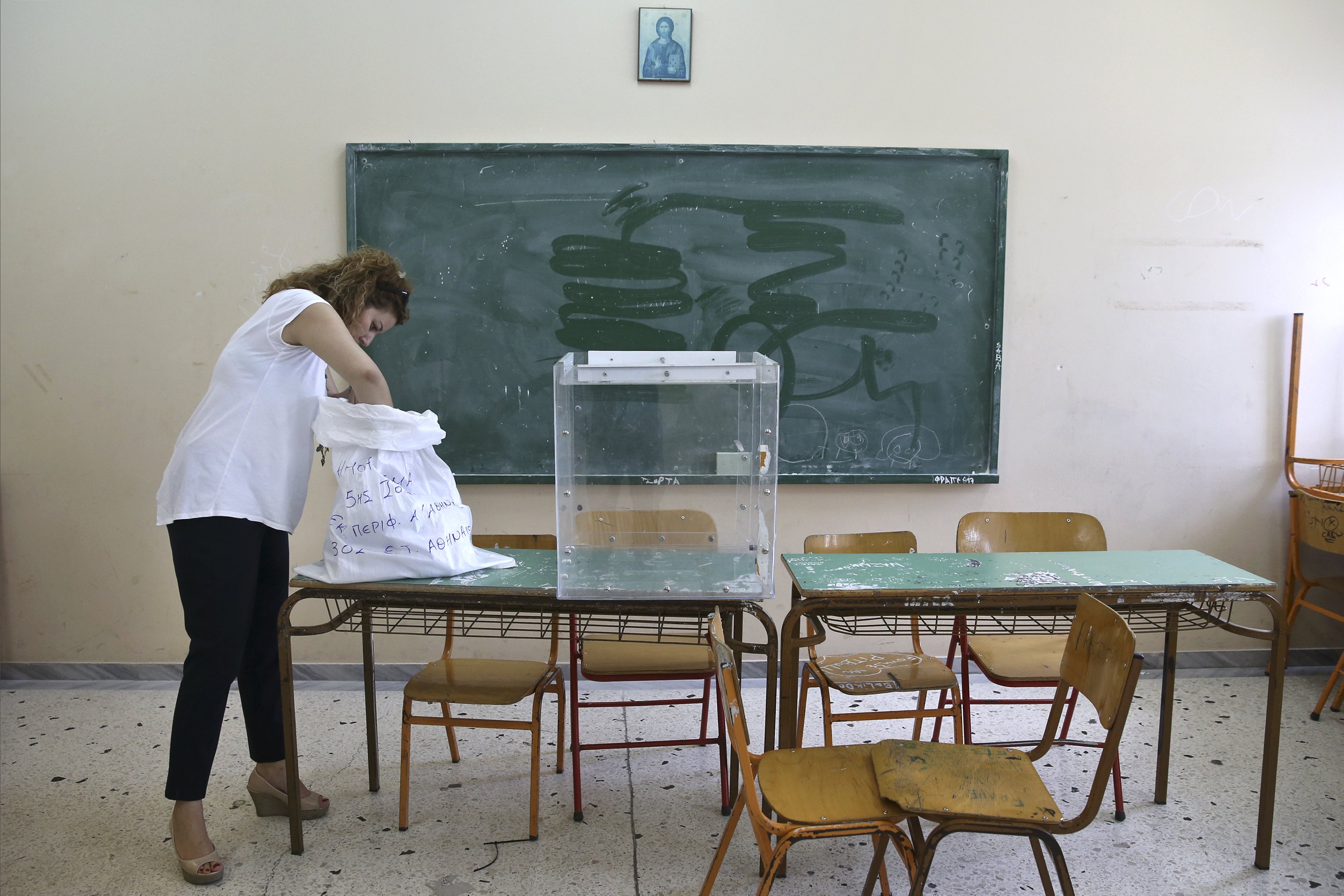 Социолозите в Гърция в пат – никой не знае кой ще надделее на референдума 