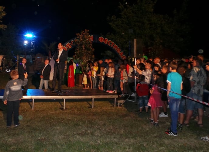С уникален шоу спектакъл започна пясъчният фестивал в Бургас (СНИМКИ)