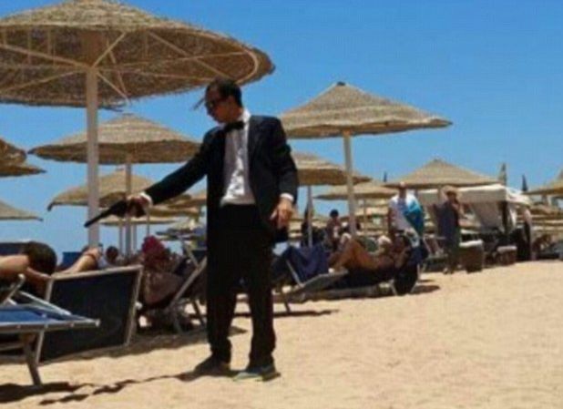 Египтянин опря пистолет в главата на британски туристи ден след ужаса в Тунис