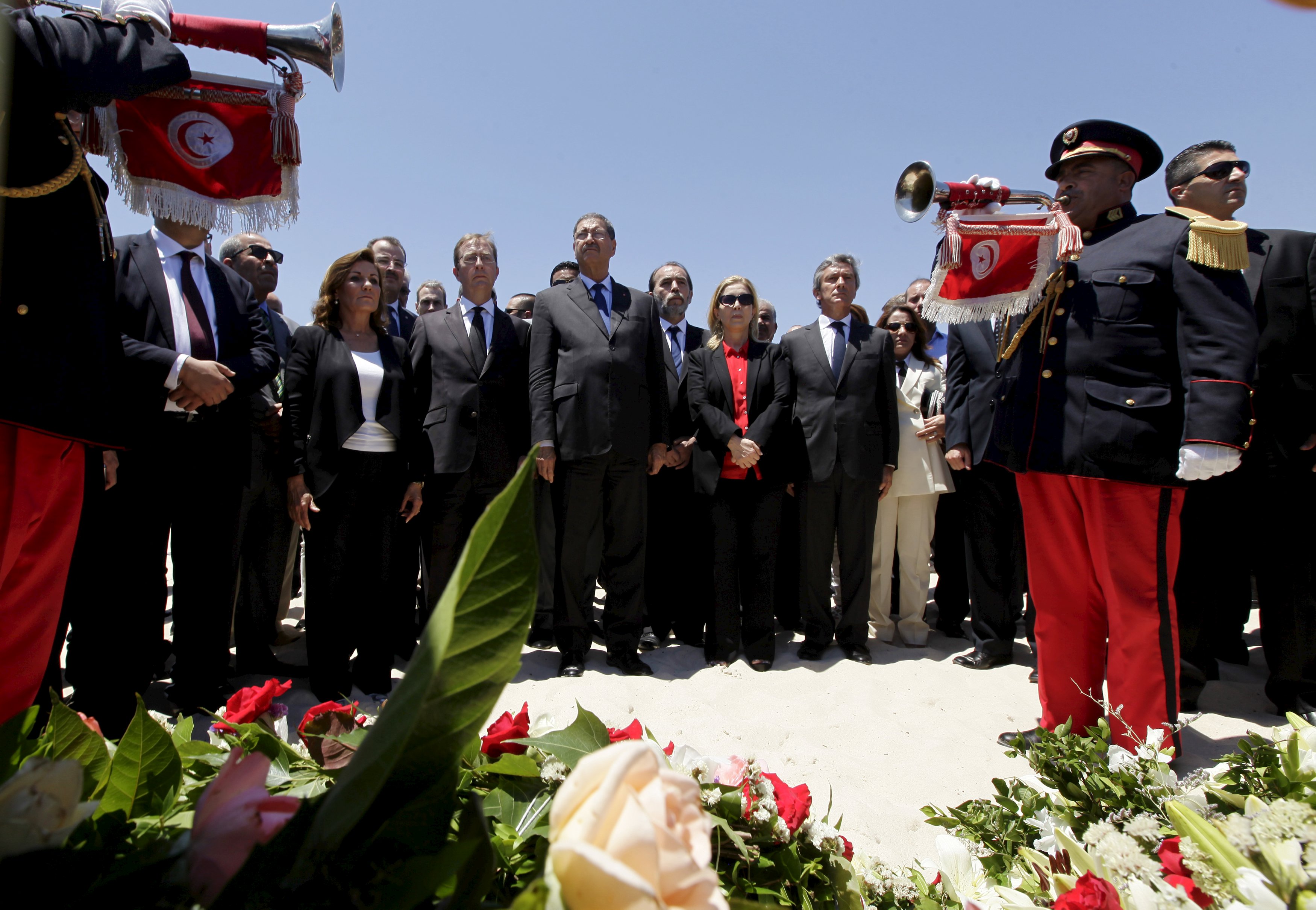 В Тунис вече командват полицията и армията 