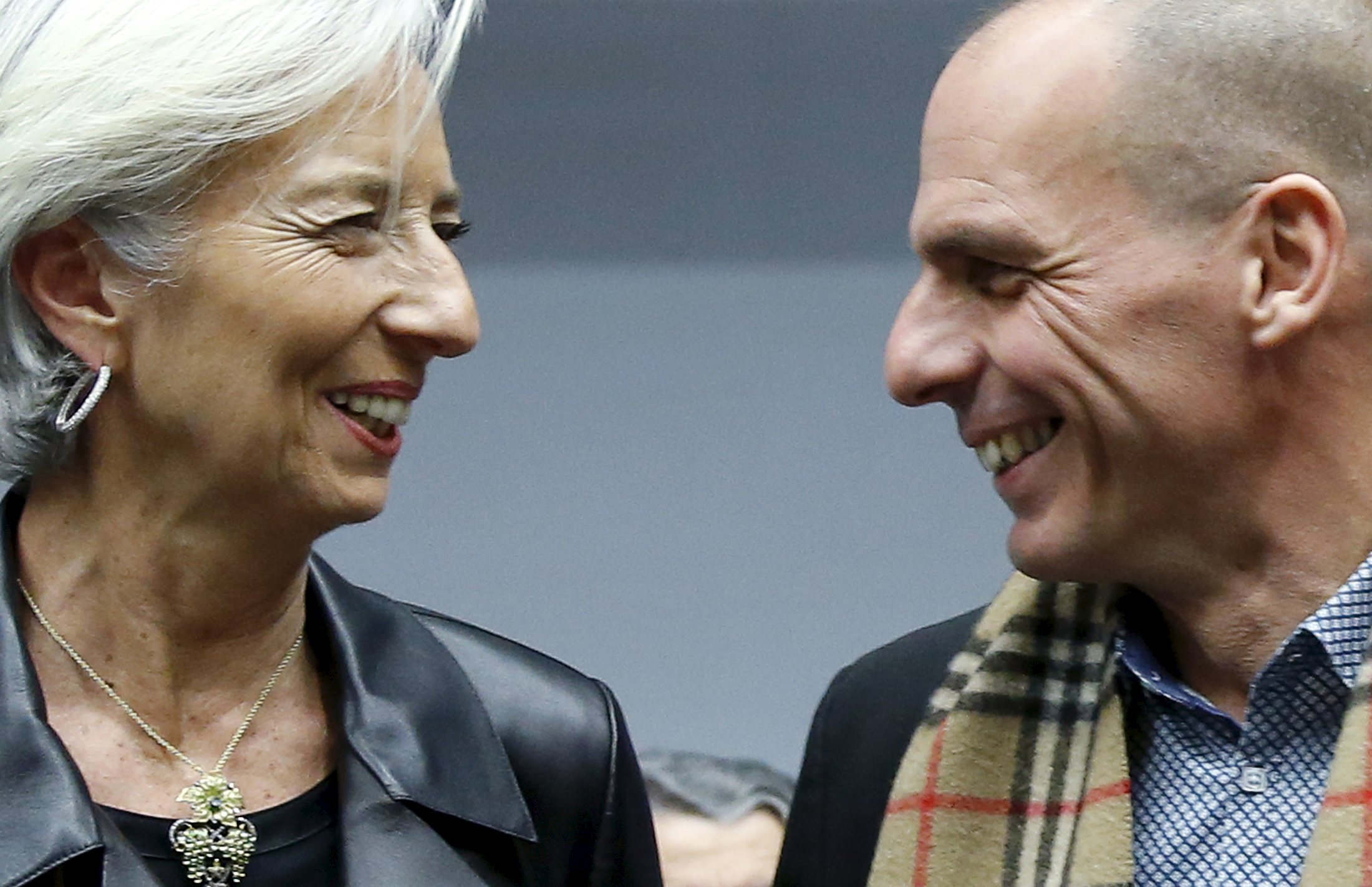 МВФ чака Гърция да помоли за помощ