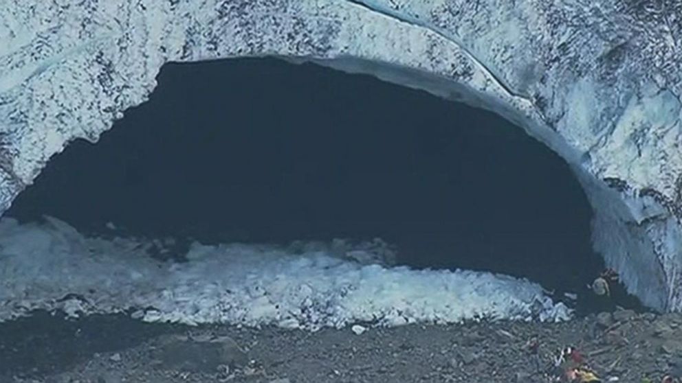 Ледена пещера в САЩ се срути, един загина (ВИДЕО)