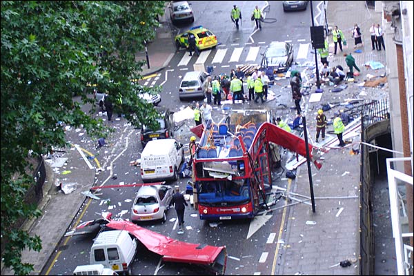 10 години по-късно: Свидетел проговаря за лондонските атентати!