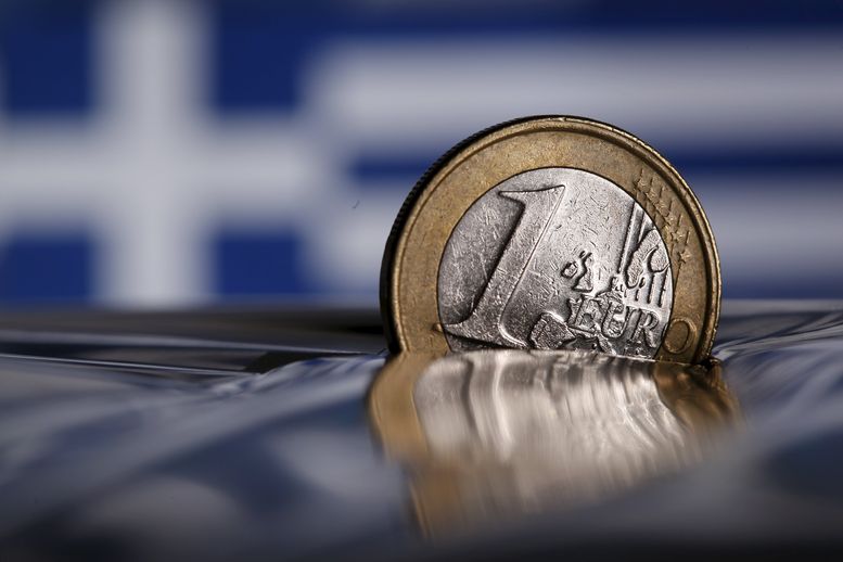 Гръцката икономика е под обсада  
