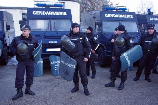 Ново кърваво меле между българин и цигани, жандармерия пази Лом