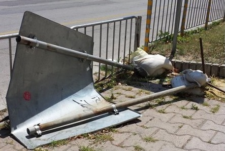 Вандали потрошиха важна табела във Варна