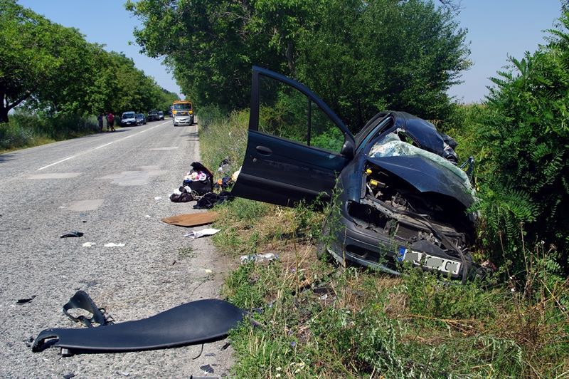 Загиналият край Стара Загора е на 23 години, шофирал без колан