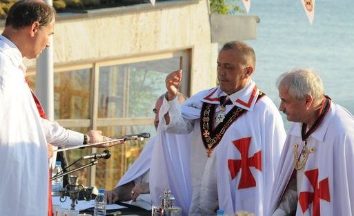 Тамплиерите развяха факли на остров Света Анастасия