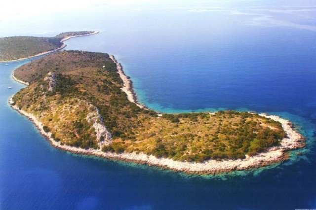 Гърция разпродава острови, плажове и държавни имоти