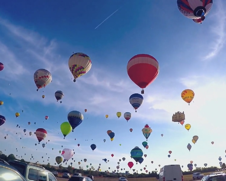 Подобриха рекорда за най-много въздушни балони в небето (ВИДЕО)