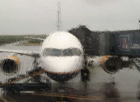 Екшън на летище &quot;Шереметиево&quot;! Два самолета се разминават на косъм от удар