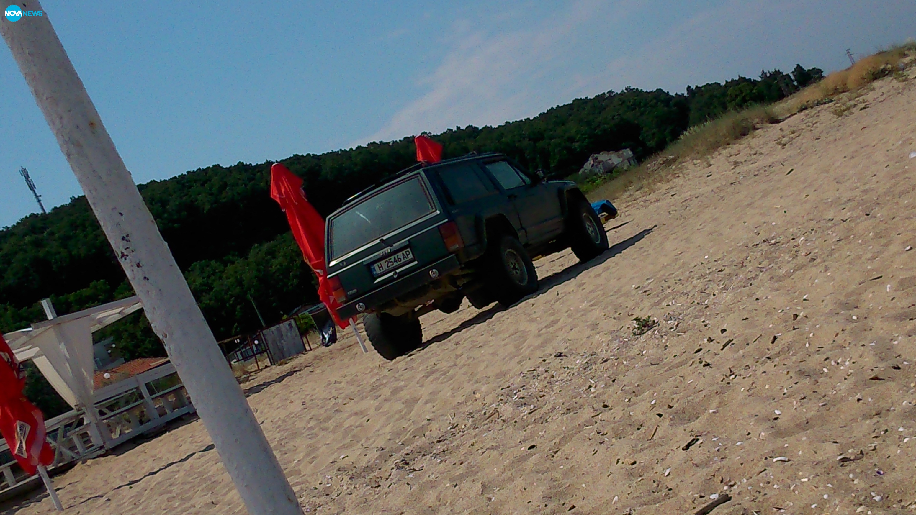 БГ-бабаитлък: С кола по пясъка на плажа, с кола до барчето за бира (СНИМКА)