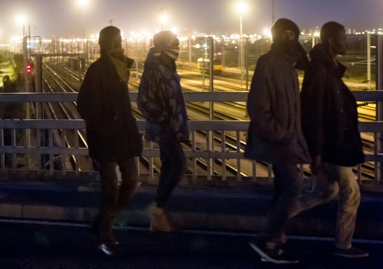 Ликвидираха лагер на мигранти в Париж
