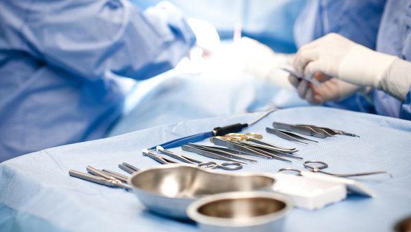 Уникална операция: Хирурзи от САЩ за първи път присадиха китки на момче