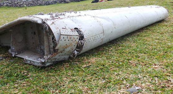 Чистач разказа как е намерил флаперона, който ще разгадае мистерията с MH370   