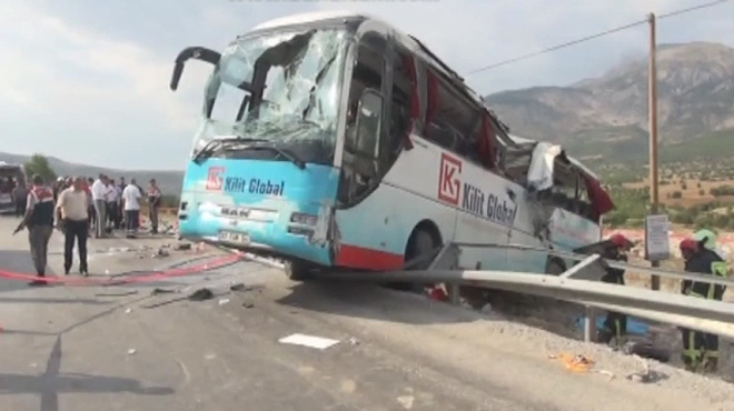Пет трупа след катастрофа с автобус в Турция (СНИМКИ/ВИДЕО 18+)