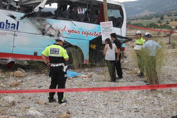 Пет трупа след катастрофа с автобус в Турция (СНИМКИ/ВИДЕО 18+)
