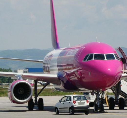 Жесток бой и пищящи деца в самолет на Wizz Аir при полет от Кьолн до София!