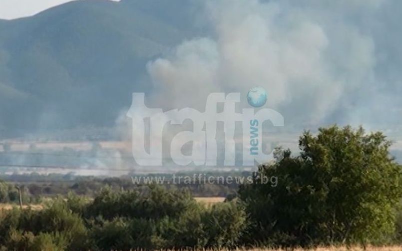 Голям пожар  вилнее край Сопот- застрашени са три села 