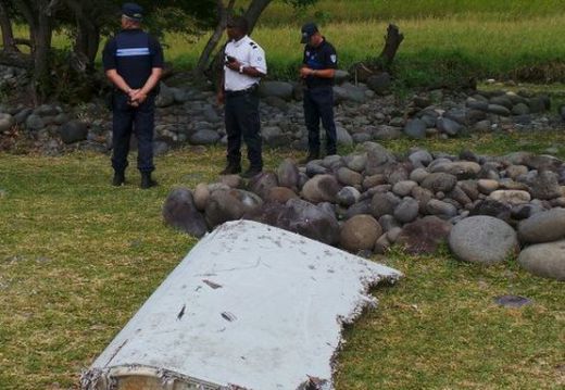 И на Малдивите намериха останки от изчезналия Боинг