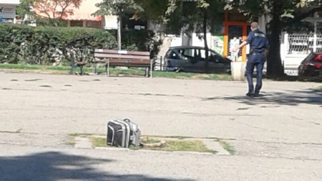 Специалисти от ДОТИ взривиха изоставен куфар в центъра на София