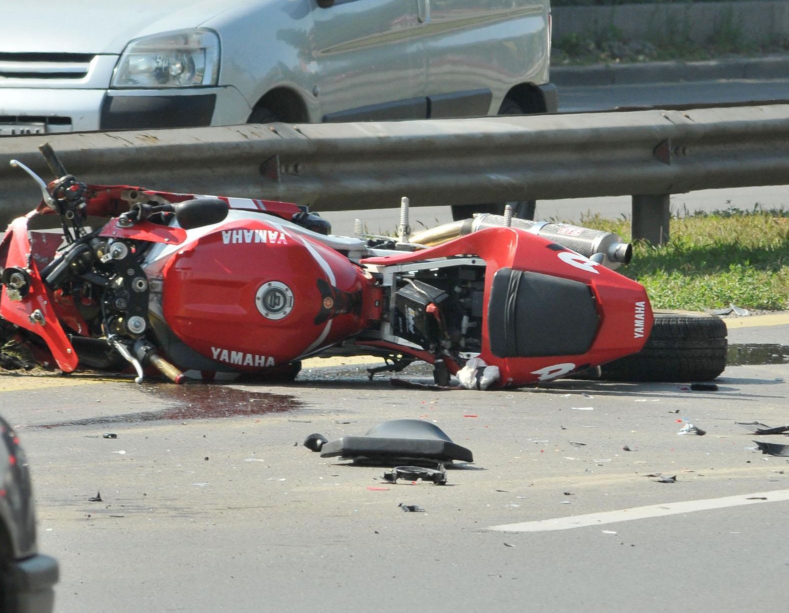 Пак кръв! Моторист в кома след салтомортале на пътя Варна-Бургас  