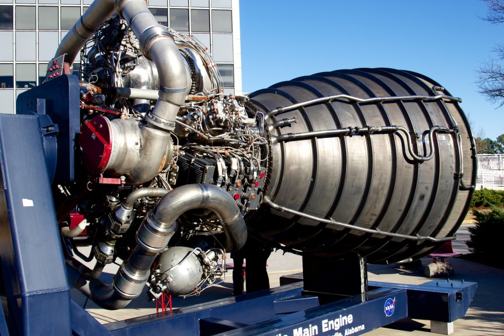 НАСА успешно изпита модернизиран двигател за свръхтежка космическа ракета 