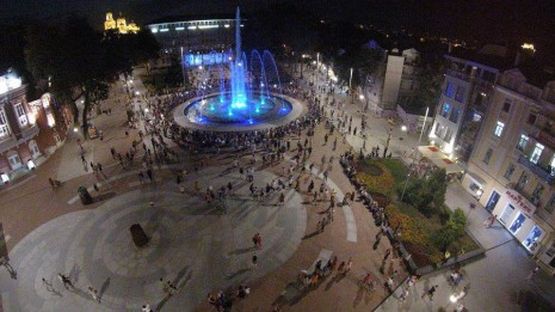 Приказно зрелище: Първи снимки на новия фонтан във Варна