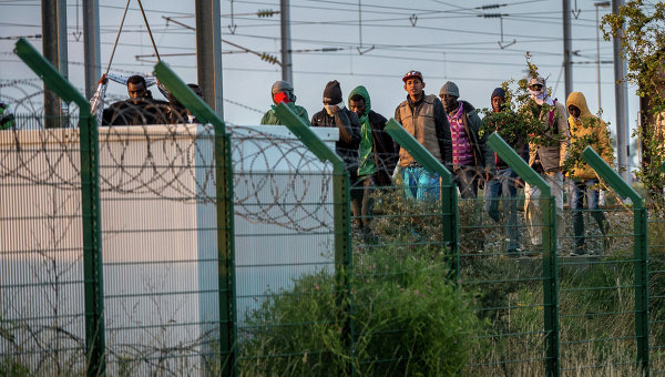 Меркел: Въпросът за мигрантите ме безпокои повече, отколкото Гърция и еврото    