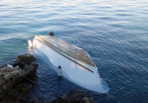 Лодка със сирийски имигранти се обърна, 6-ма се удавиха