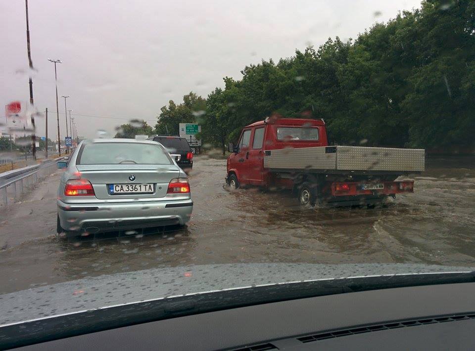 Ето как изглежда ремонтираното &quot;Цариградско шосе&quot; след първия дъжд (СНИМКИ)