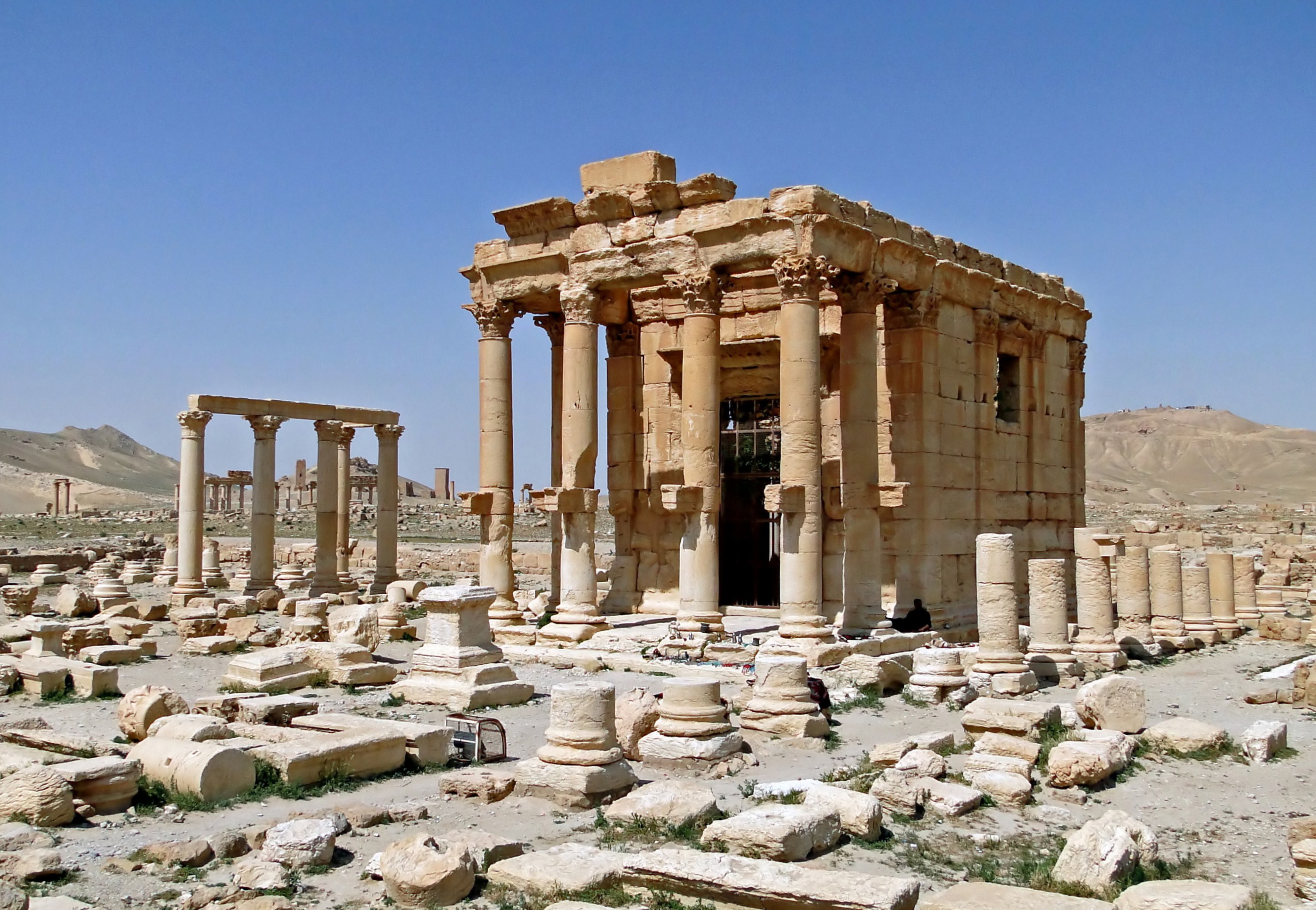 „Ислямска държава“ взриви древен храм в Палмира