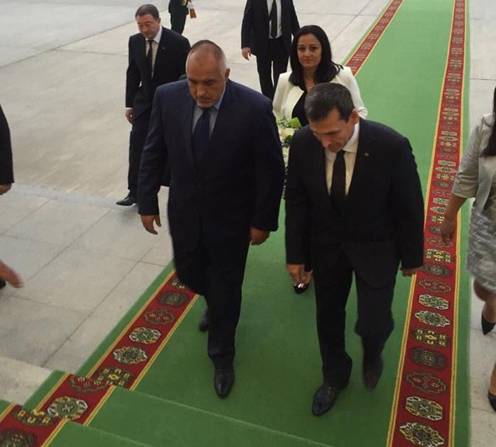 Брониран Майбах посреща Борисов в Туркменистан (СНИМКИ)