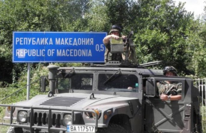 Джип с картечница и дузина войници от под. 26400 пазят България от бежанците на ГКПП &quot;Гюешево&quot;
