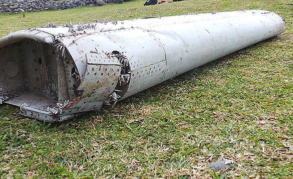 Окончателно: Откритото крило на Реюнион е от мистериозно изчезналия полет MH 370