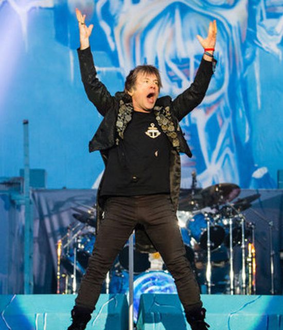 Вокалистът на Iron Maiden призна: Хванах рак на езика заради оралния секс